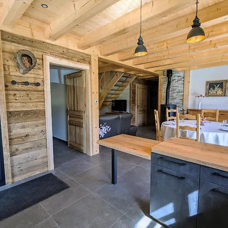 Holiday home Chalet Lumineux Avec Sauna, Terrasses Et Accessibilite Pmr A Proximite Des Pistes Et Randonnees - Fr-1-589-640